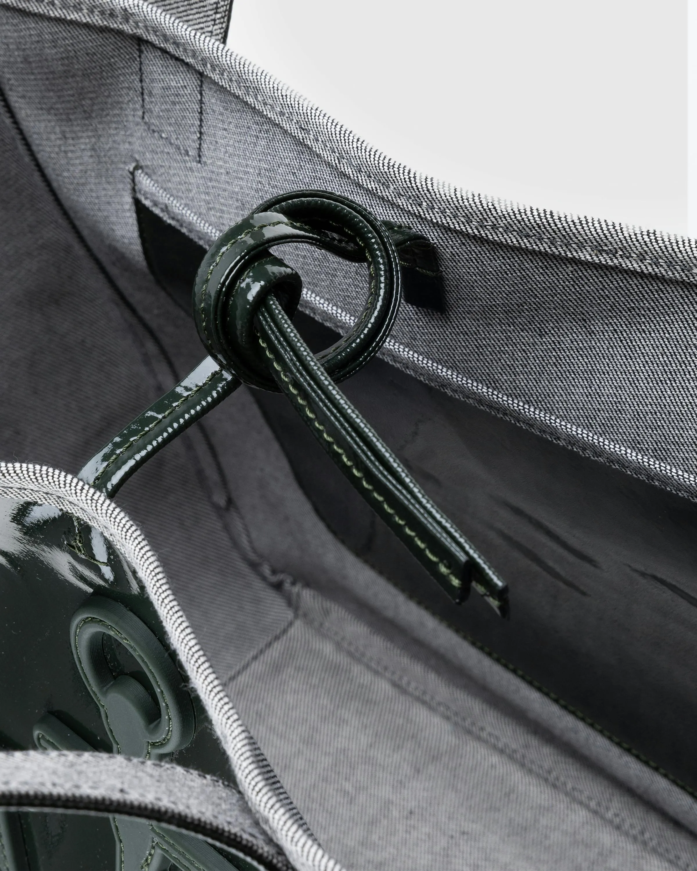 J.W. Anderson – Belt Tote Khaki | Highsnobiety Shop